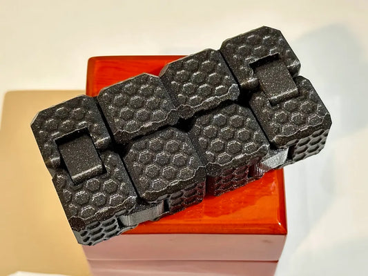 Brinquedo Fidget Cube: Angular 💜